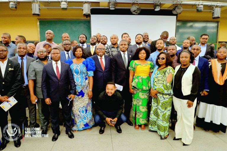 Kinshasa : les jeunes parlementaires s’engagent à soutenir les initiatives industrielles du Ministre d’État Aimé BOJI SANGARA